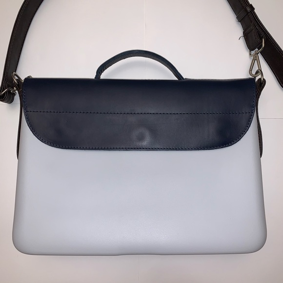 OBag O Bag Folder Messenger Bag With Leather Flap - Picture 7 of 15